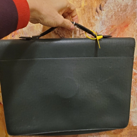 Authentic Louis Vuitton dark green taiga leather briefcase - Picture 5 of 7